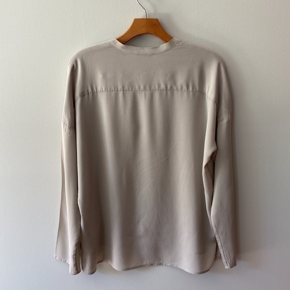 james Perse Split Neck Popover Blouse Beige Size Small - Picture 2 of 13